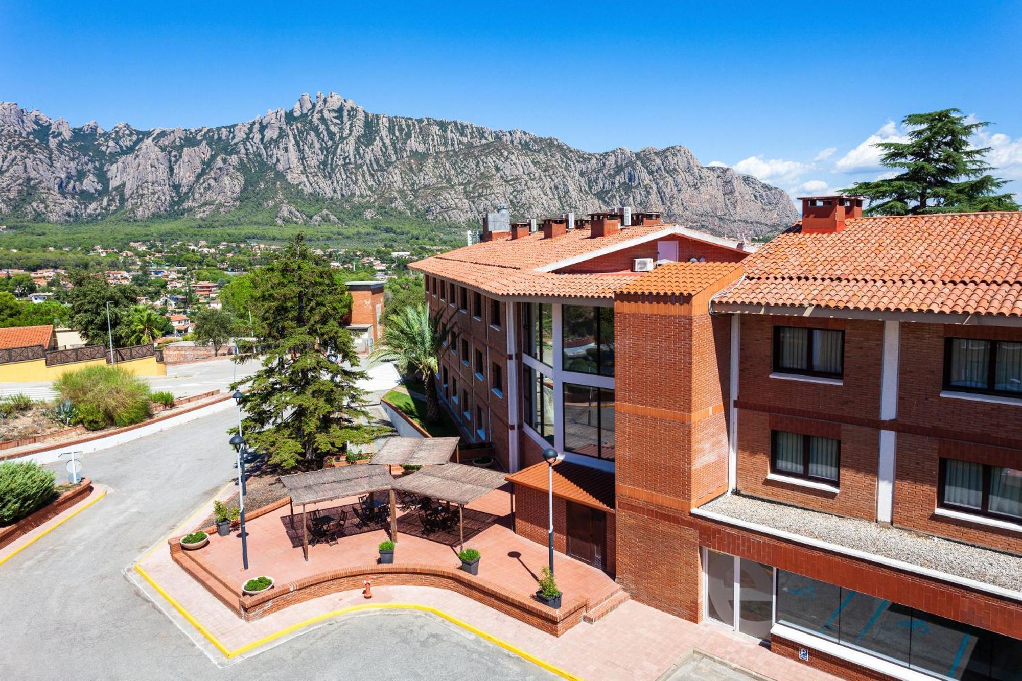 Checkin Montserrat Collbato Ngoại thất bức ảnh
